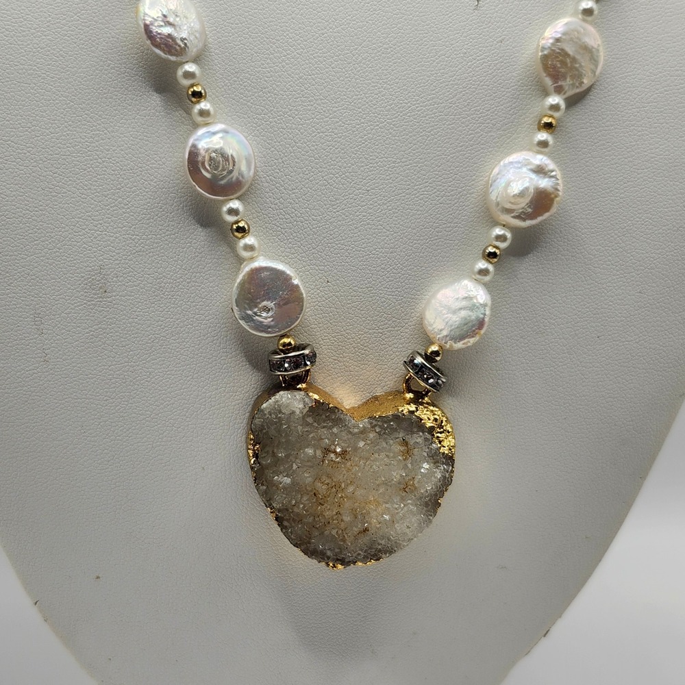 Natural Druzy Quartz Heart Pendant Pearl Necklace Gold‎ Tone Toggle Clasp Boho